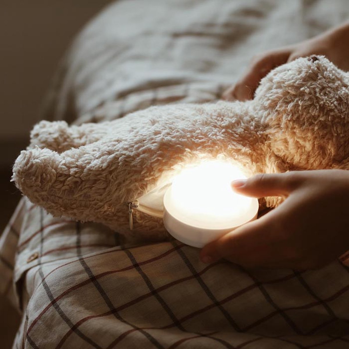 Moonie Knuffel Humming Bear Cappuccino - Met licht en geluid - USB oplaadbaar — afbeelding 8
