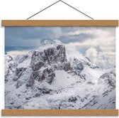 Schoolplaat – Rotsen onder de Sneeuw - 40x30cm Foto op Textielposter (Wanddecoratie op Schoolplaat)