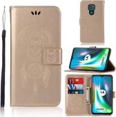 Voor Motorola Moto G9 Spelen Windgong Uil Embossing Patroon Horizontale Flip Leren Case met Houder & Kaartsleuven & Portemonnee (Goud)