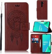 Voor OPPO A9 (2020) Windgong Uil Embossing Patroon Horizontale Flip lederen tas, met houder & kaartsleuven & portemonnee (bruin)