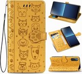 Voor Sony Xperia L4 schattige kat en hond reliëf horizontale flip lederen tas met beugel / kaartsleuf / portemonnee / lanyard (geel)