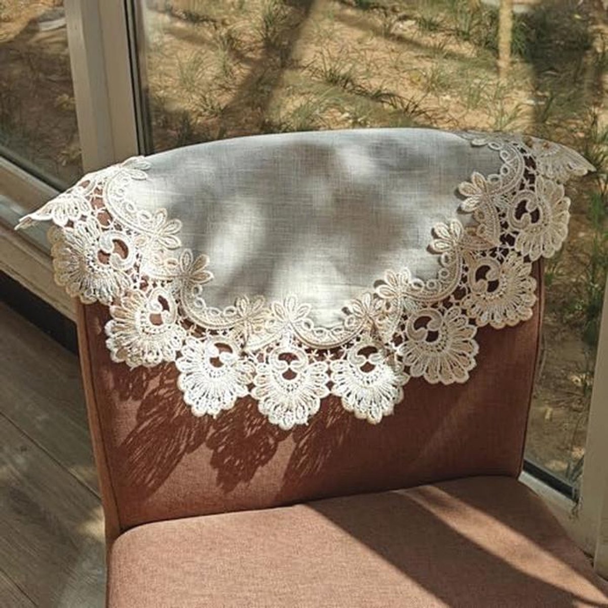 Ronde Beige Tafelkleden met Kanten Rand voor Eetkamer en Keuken - 60 cm x 60 cm