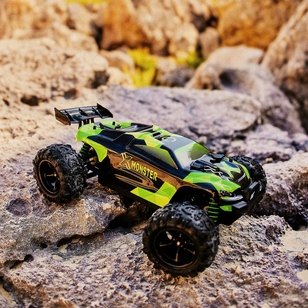 Overmax X-Monster 3.5 RC Auto – 4x4 – 1:18 Schaal – 30 km/h - Bereik 100 m – 2 Accu’s (40 min) – Extra Carrosserie – Offroad – TUV-gecertificeerd — afbeelding 10