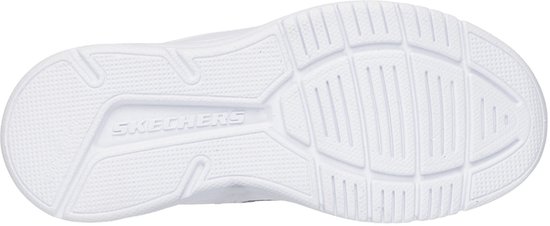 Onderkant van een witte sneaker met Skechers logo in reliëf.