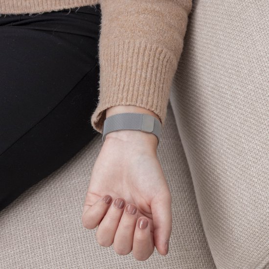 Köp Fitbit Charge 6 / 5 Metall Armband Milanese Loop Roséguld