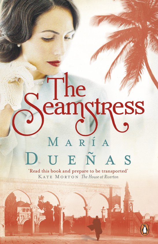 Boekcover van 'The Seamstress' met een vrouw in witte handschoenen en een stad op de achtergrond. Titel in rode en blauwe letters.