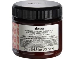 Conditioner for Blonde or Graying Hair Davines Alchemic Coral 250 ml