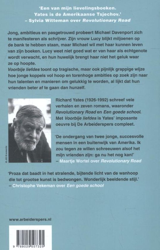 Achterkant boek 'Voorbije liefdes' met recensies, auteurfoto en productinformatie.