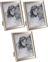 3x Gouden glanzende fotolijsten/fotoframes 19 x 24 cm - Woondecoraties/ - Woonaccessoires - Fotolijsten/fotoframes - Fotolijstjes voor 15 x 20 cm foto