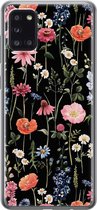 Samsung Galaxy A31 hoesje siliconen - Dark flowers - Soft Case Telefoonhoesje - Bloemen - Zwart