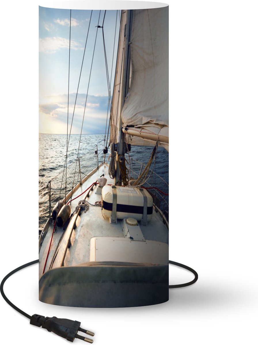 Lamp - Nachtlampje - Tafellamp slaapkamer - Zee - Zeilboot - Zon - 70 cm hoog - Ø29.6 cm - Inclusief LED lamp