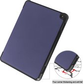 Case2go - Tablet hoes geschikt voor Amazon Fire 8 HD (2022) - 8 Inch Tri-fold cover - Met Touchpad & Stand functie - Donker Blauw