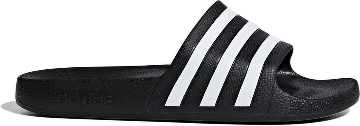 vallen adidas slippers groot of klein