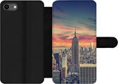 Bookcase Geschikt voor iPhone 7 telefoonhoesje - New York - Manhattan - Empire State Building - Met vakjes - Wallet case met magneetsluiting