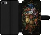 Bookcase Geschikt voor iPhone SE 2020 telefoonhoesje - Festoen van vruchten en bloemen - Schilderij van Jan Davidsz. de Heem - Met vakjes - Wallet case met magneetsluiting