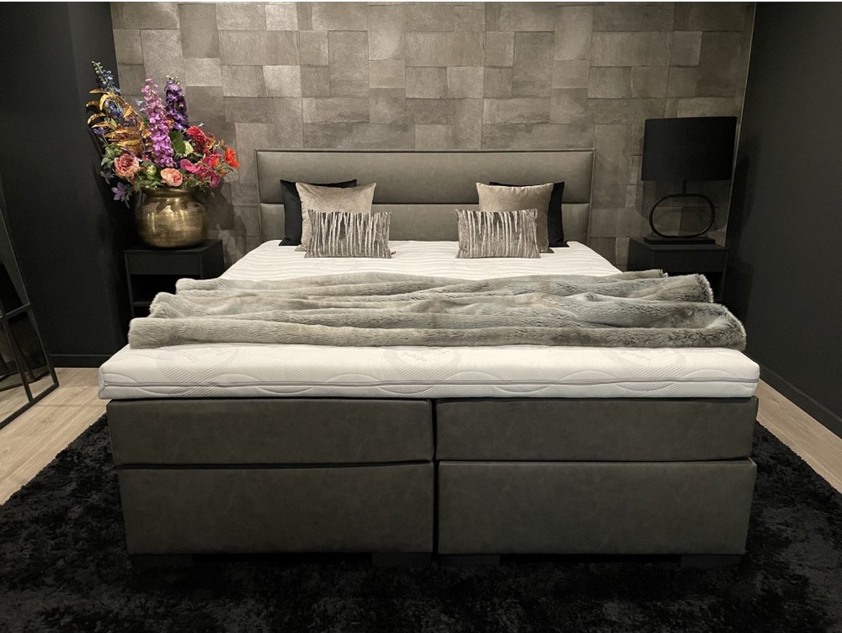 dreambedden Boxspring 130x190 Kiev - incl. Meegestofferde 7-zones Pocketvering matrassen - Hotel topper XL 10cm dik - Extra stevig Grijs