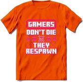 Gamers don't die pixel T-shirt | Neon Roze | Gaming kleding | Grappig game verjaardag cadeau shirt Heren – Dames – Unisex | - Oranje - XXL