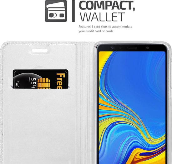Coque Cadorabo pour Samsung Galaxy A7 2018 en CLASSY SILVER - Coque de protection avec fermeture magnétique