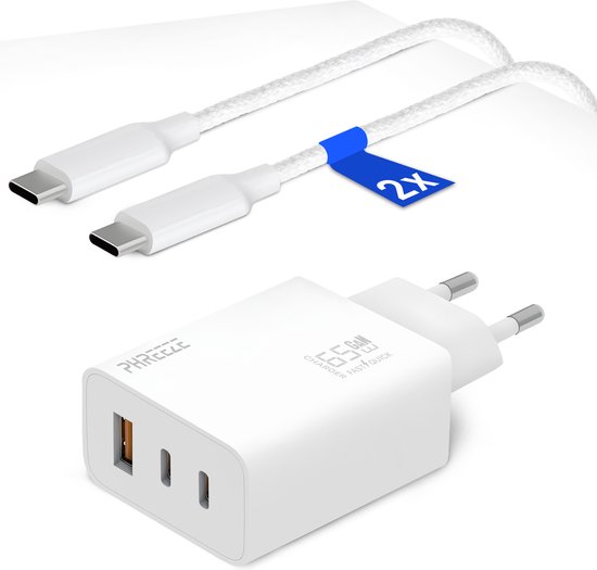 Chargeur blanc Phreeze 65W avec deux ports USB-C et un port USB-A, à côté de deux câbles USB-C tressés.