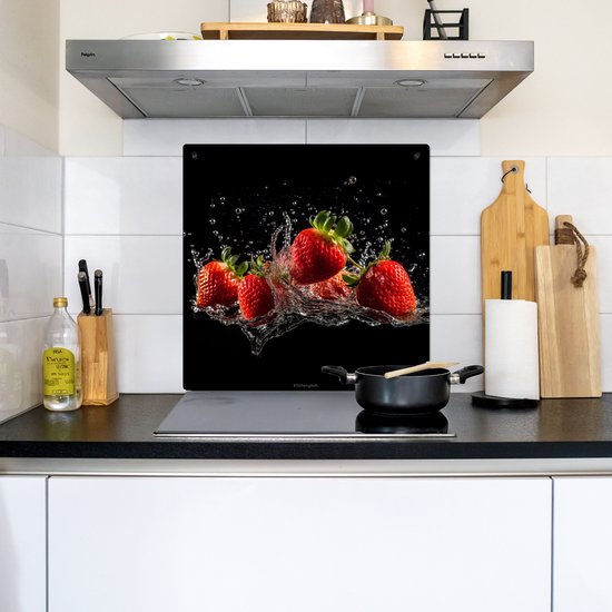 KitchenYeah® Protection plaque induction 60x55 cm - Fraise - Eau - Fruit - Rouge - Protege plaque de cuisson - Couvre plaque induction - Protecteur d'induction - Cuisine