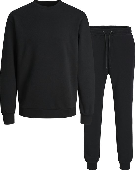 Zwarte effen sweater en bijpassende joggingbroek met trekkoord.