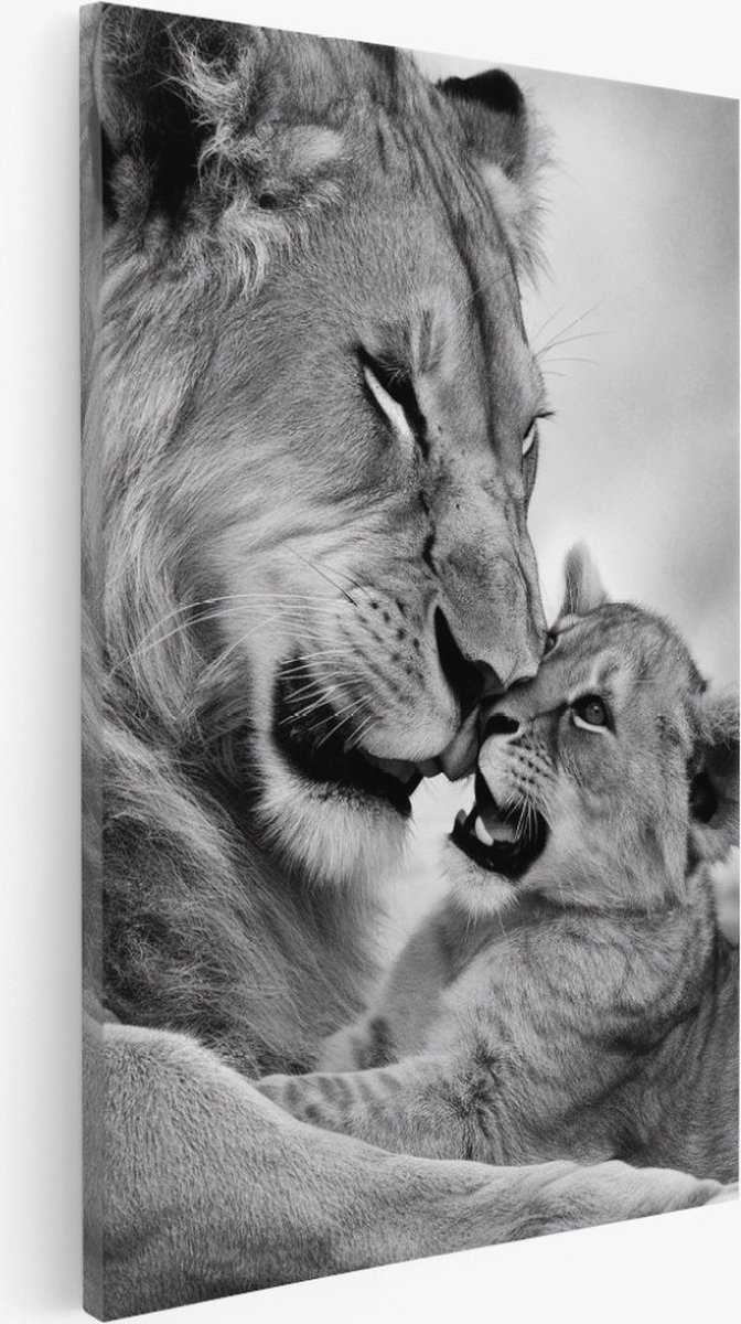 Saammp Canvas Schilderij - Leeuw met welp - Zwart-Wit - Natuur - Dieren - 30x40 - Foto op canvas - Wanddecoratie - Muurdecoratie Woonkamer - Slaapkamer decoratie - Canvas Print Multicolor