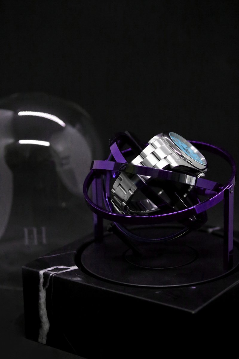 Tourbillon horlogeopwinder in zwart Nero Marquina marmer en paars stalen ringen - Elbrus Horology - Gyrowinder Orbit Watch Winder