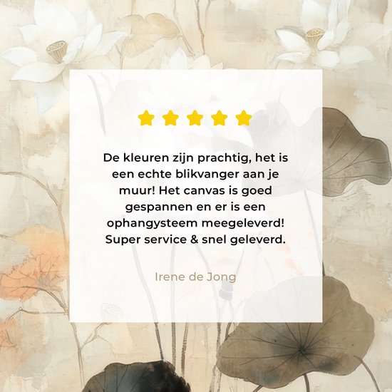 Close-up van een canvasprint met witte lotusbloemen en bruine bladeren, met een klantbeoordeling in het midden.