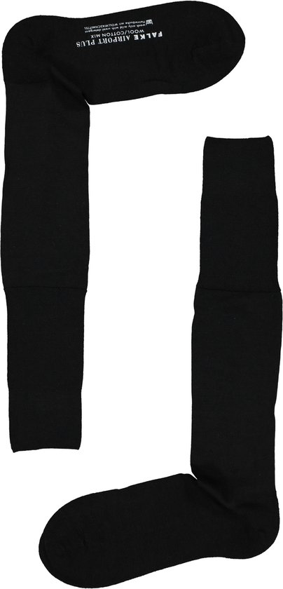 Zwarte FALKE Airport Plus kniekousen met een stevige elastische boord.