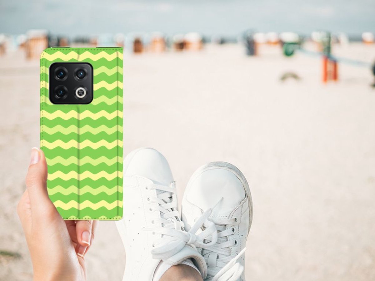 OnePlus 10 Pro Hoesje met Magneet Waves Green