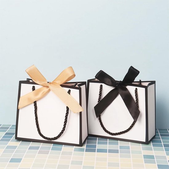 GIFTSAY 100 stuks bruine papieren zakken met handgrepen - 15 x 8 x 21 cm kleine geschenkzakjes voor bruiloft, feestartikelen, kruidenier, detailhandel en verjaardag