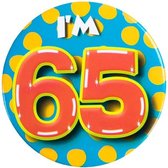 Verjaardags button/speld I am 65 - 65e verjaardag - kledingdecoratie - verjaardag / feestkleding