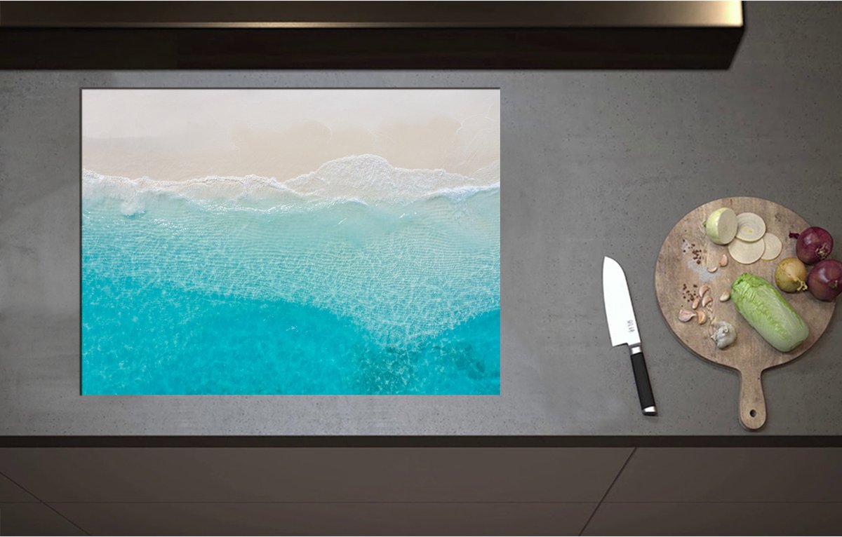 Inductieplaat Beschermer - Bovenaanzicht van Helderblauwe Oceaan met Golven - 75x55 cm - 2 mm Dik - Inductie Beschermer - Bescherming Inductiekookplaat - Kookplaat Beschermer van Zwart Vinyl