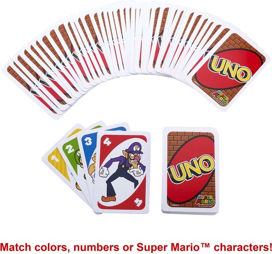 UNO Super Mario speelkaarten met Waluigi en Mario, met stapels kaarten.