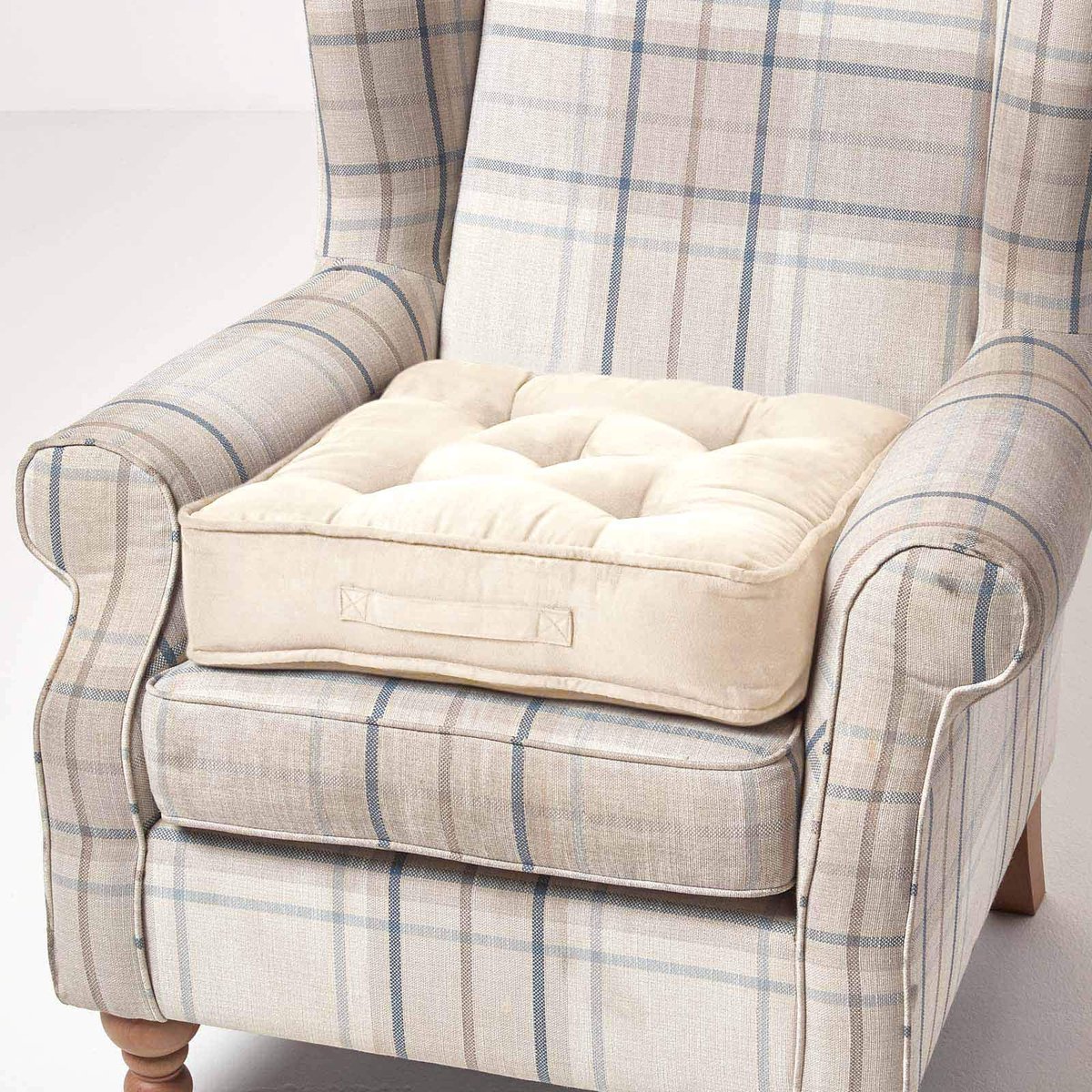 Homescapes Comfortabel fauteuilkussen met velours hoes - zitkussen crème, 50 x 50 cm Creme