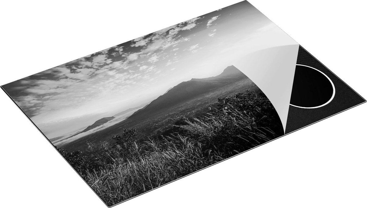 Chefcare Inductie Beschermer Bergen met Mist in Thailand - Zwart Wit - 76x51,5 cm - Afdekplaat Inductie - Kookplaat Beschermer - Inductie Mat