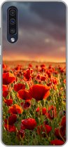 Geschikt voor Samsung Galaxy A30s hoesje - Zonsondergang bij een veld vol Klaprozen - Siliconen Telefoonhoesje