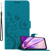 Cadorabo Hoesje geschikt voor Samsung Galaxy A02s in BLOEMEN BLAUW - Beschermhoes in bloemmotief met magnetische sluiting, standfunctie en kaartsleuven Book Case Cover Etui