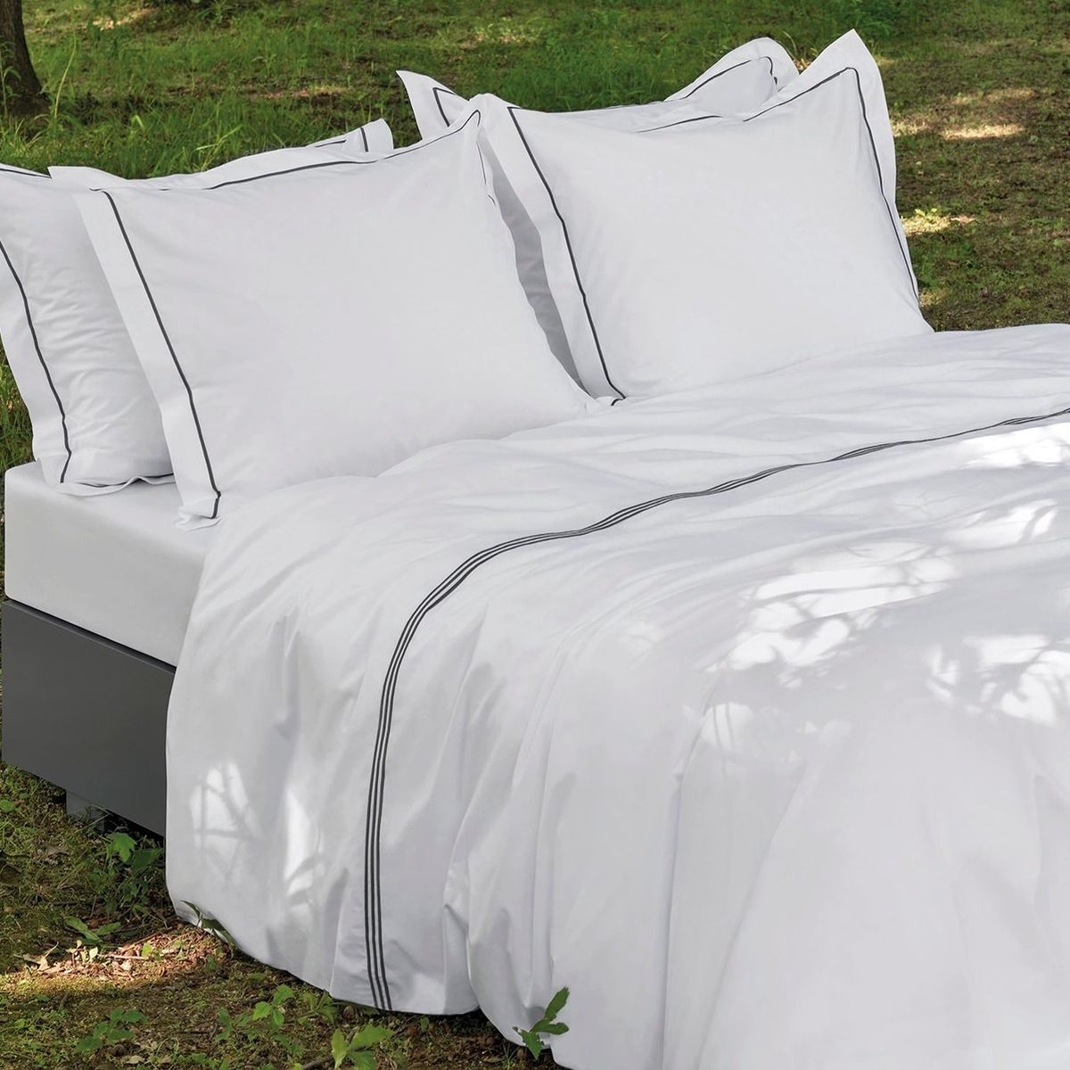 Dommelin Dekbedovertrek Cortina 200x200/220, Kleur: Wit-Antraciet