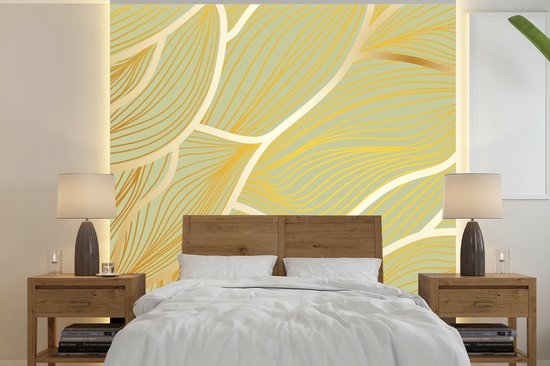 Behang - Fotobehang Gouden golven op een groene achtergrond - Breedte 220 cm x hoogte 220 cm