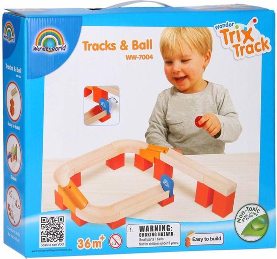 De verpakking van de "Wonderworld Trix Track" knikkerbaan met een afbeelding van een jongen en de baan.