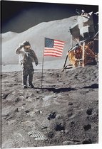 Astronaut gives salute beside U.S. flag (maanlanding) - Foto op Canvas - 75 x 100 cm