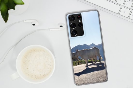 Telefoonhoesje Geschikt voor Samsung Galaxy S21 Ultra hoesje - Schotse hooglander - Licht - Berg - Natuur - Siliconen Telefoonhoesje Telefoonhoesje