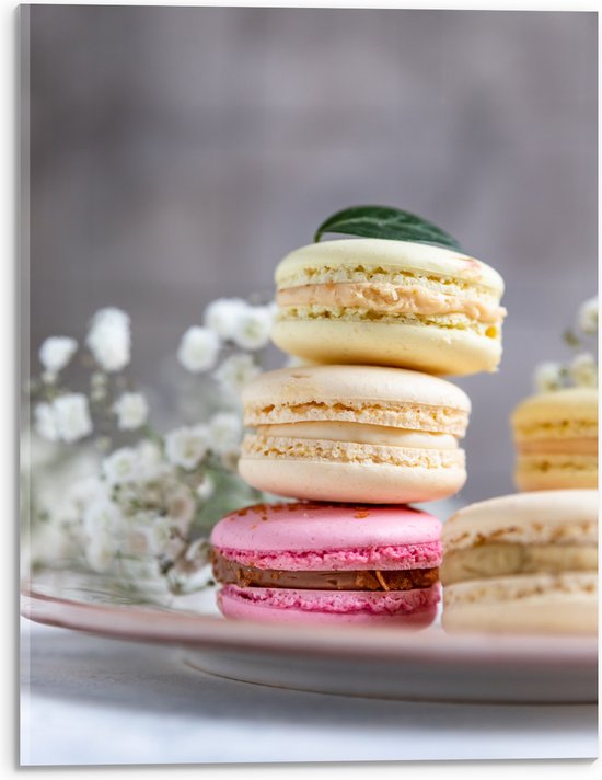 Acrylglas - Stapel Verschillende Smaken Macaron tijdens Chique High Tea - 30x40 cm Foto op Acrylglas (Met Ophangsysteem)