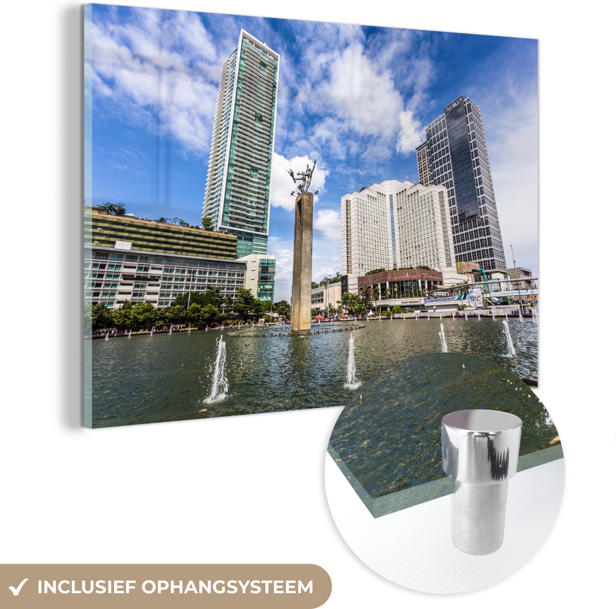 ® Glasschilderij 90x60 cm - Schilderij acrylglas - Fontein - Hotel - Jakarta - Foto op gla