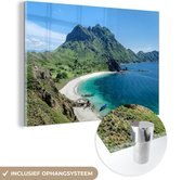 MuchoWow® Glasschilderij 120x80 cm - Schilderij acrylglas - Uitzicht over Padar eiland - Foto op glas - Schilderijen