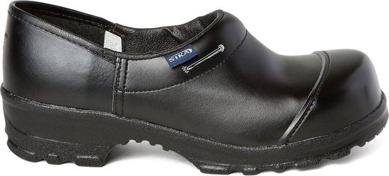 Zwarte Sika werkschoen met dichte hak en S3-certificering, met Sika logo op de zijkant.