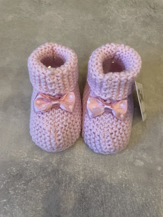 Maminobaby.nl - Minnie mouse Babygeschenkset - Kraamcadeau - Babyshower - Pyjama - Bijtring - Handgemaakte Speenkoord/haarclip/haarband - Sokjes - Babyslofjes - Sweater & legging - Slabbetjes — afbeelding 4