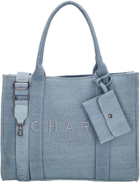 Lichtblauwe denim shopper met 'CHARM LONDON' opdruk, hengsels, afneembare schouderband en een klepje.