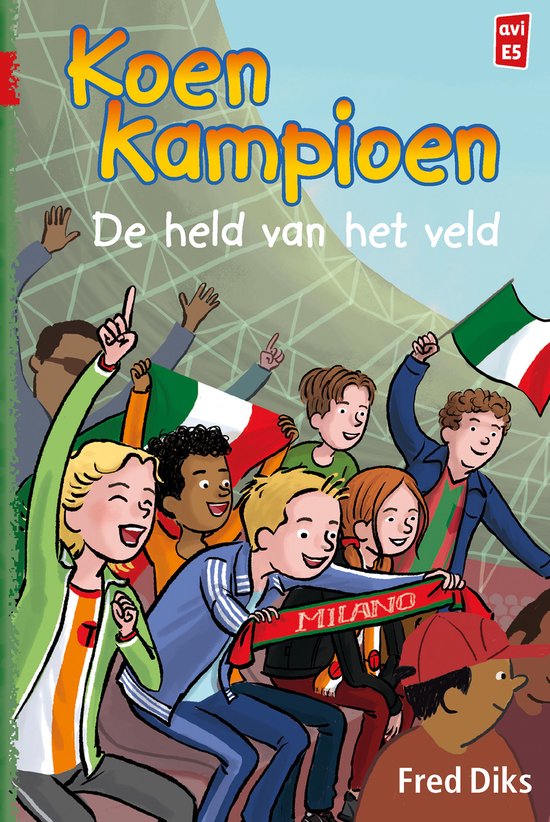 Boekomslag "Koen Kampioen" met juichende kinderen met Italiaanse vlaggen en een sjaal met "MILANO".